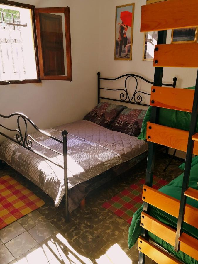 Los Amigos De Claude & Joanna Ontinyent Εξωτερικό φωτογραφία